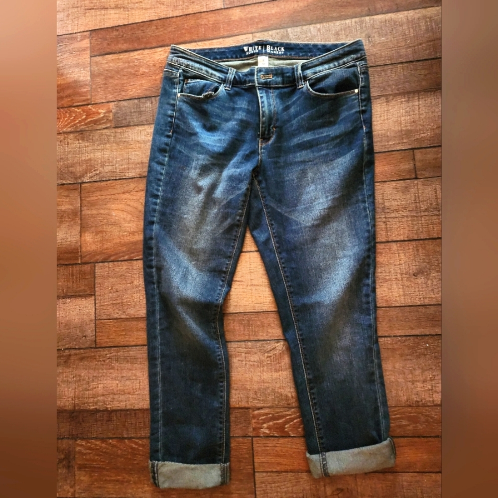 WHITE HOUSE BLACK MARKET CAPRI JEANS- SIZE 10